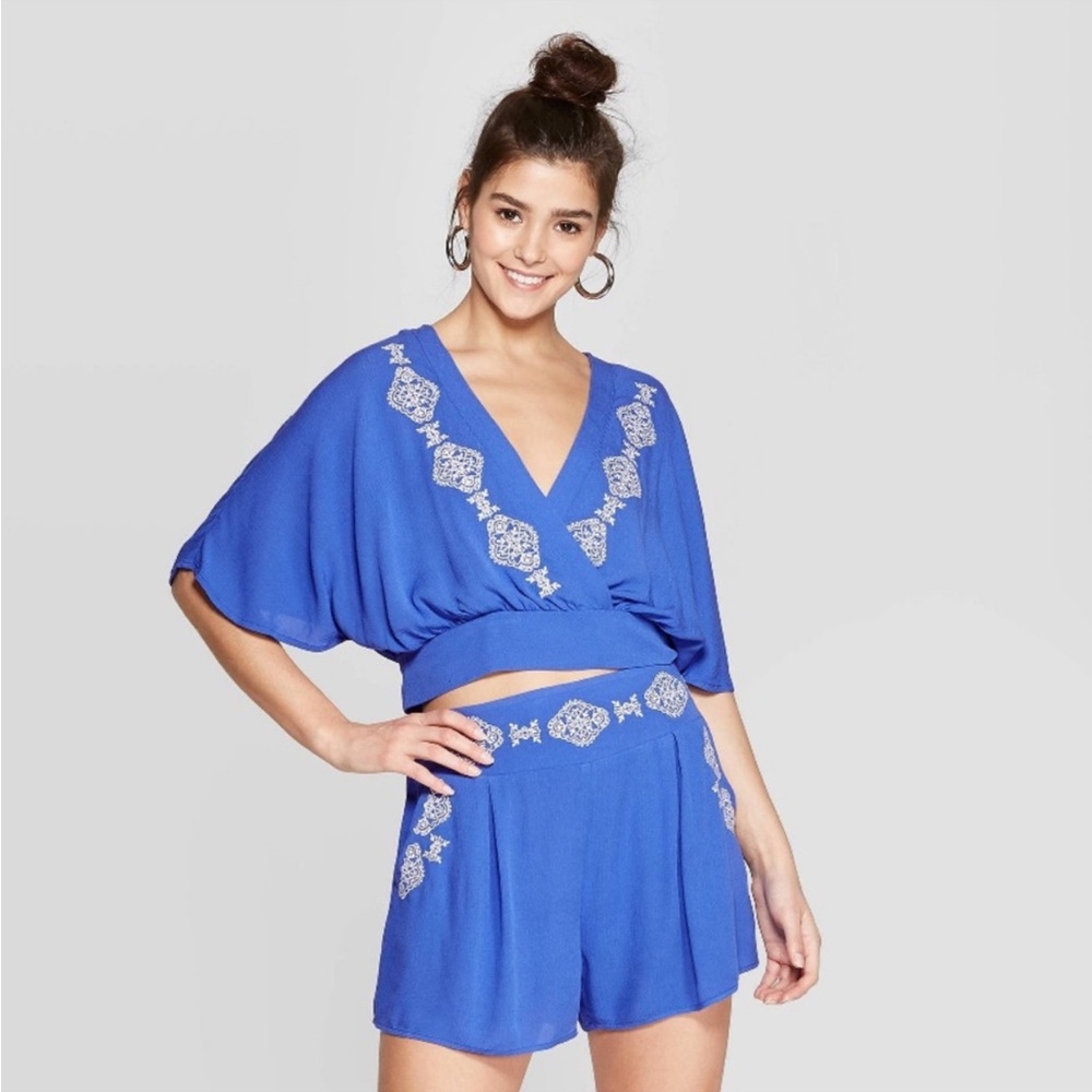 Xhilaration Embroidered Cropped Tope and Short Set Size M